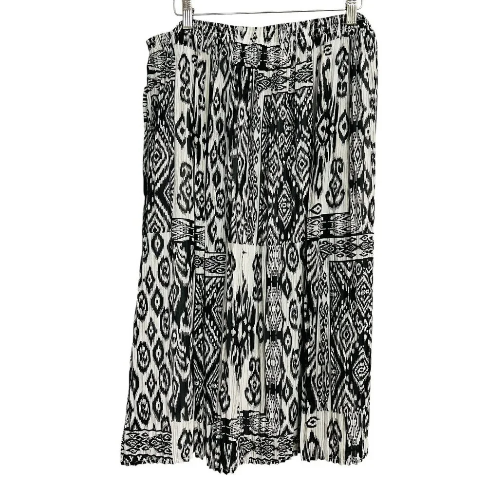 Alfred Dunner Skirt Women's Large Black‎ White Ikat Pleated Chiffon Lined Midi